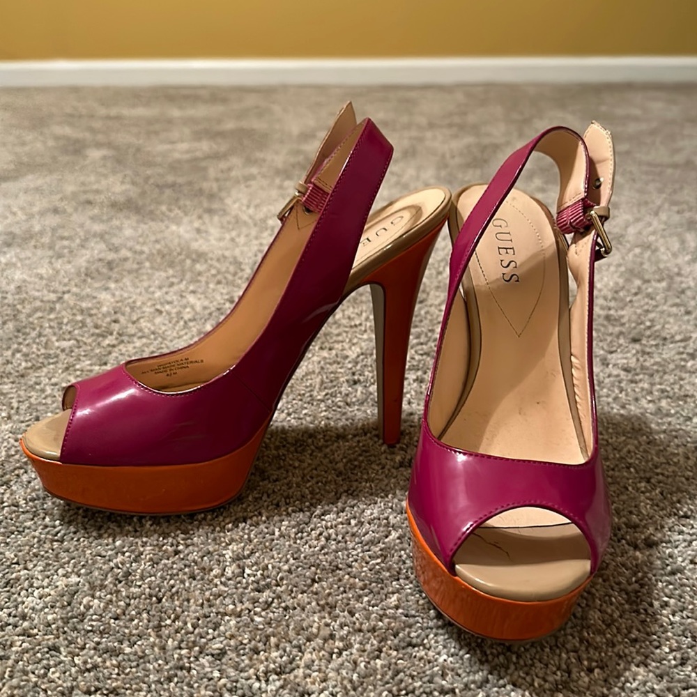 Guess Pumps